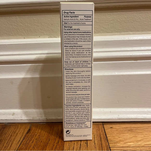 Philosophy Purity Made Simple Pore Extractor Exfoliating Clay Mask Date 1/23 - Picture 2 of 4